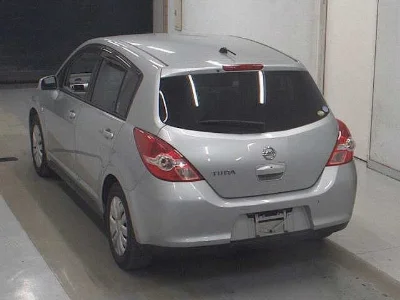 NISSAN TIIDA