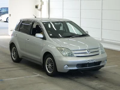 TOYOTA IST