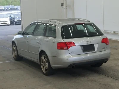 AUDI A4 AVANTE