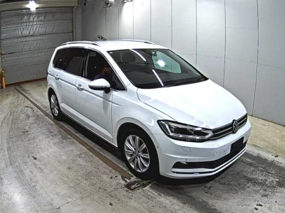 VOLKSWAGEN GOLF TOURAN