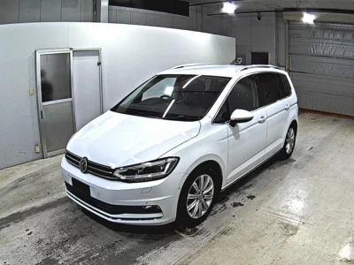 VOLKSWAGEN GOLF TOURAN