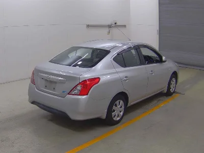 NISSAN TIIDA LATIO