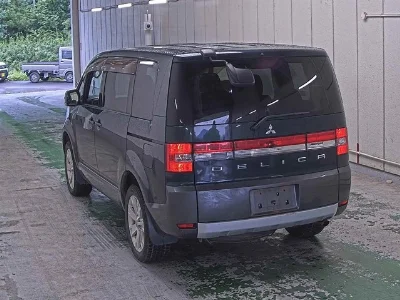 MITSUBISHI DELICA D5