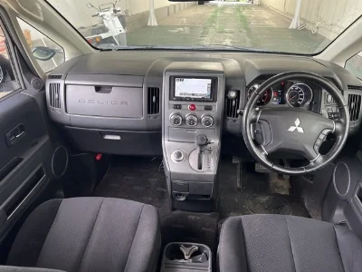 MITSUBISHI DELICA D5