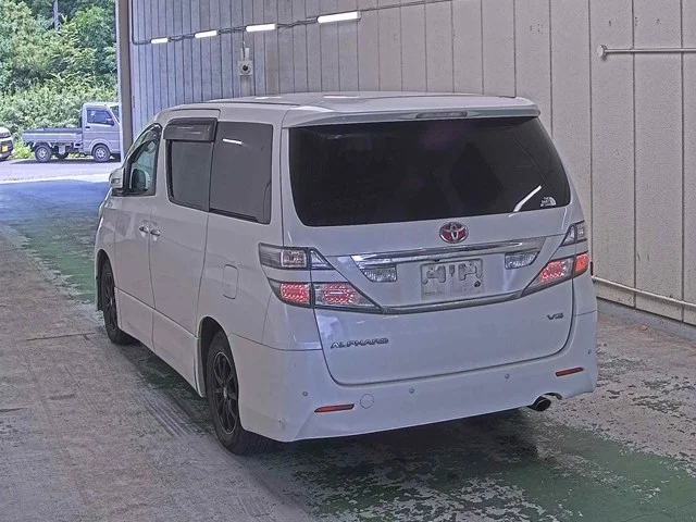 Toyota Alphard  с аукциона в Японии