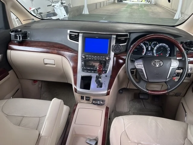 Toyota Alphard  с аукциона в Японии