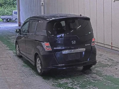 HONDA FREED SPIKE