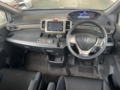 HONDA FREED SPIKE