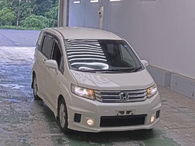HONDA FREED SPIKE