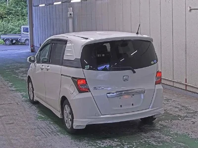 HONDA FREED SPIKE