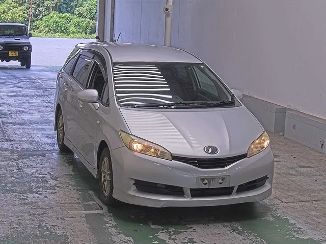 Toyota Wish  с аукциона в Японии
