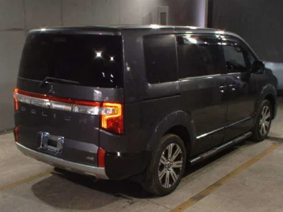 MITSUBISHI DELICA D5