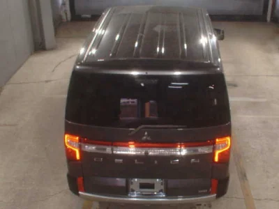 MITSUBISHI DELICA D5