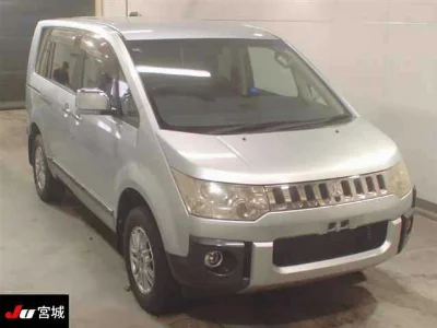 MITSUBISHI DELICA D5