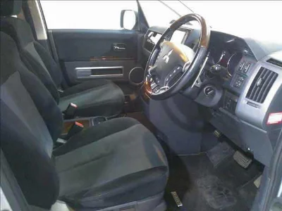 MITSUBISHI DELICA D5