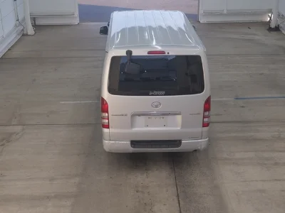 TOYOTA REGIUS ACE VAN