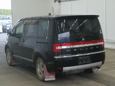 MITSUBISHI DELICA D5