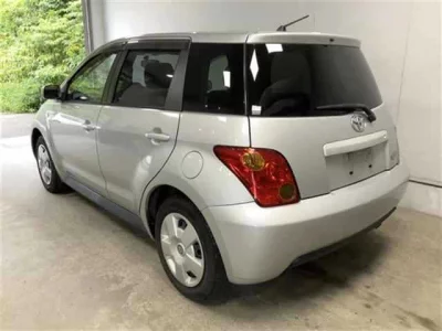 TOYOTA IST