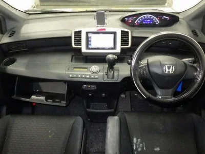 HONDA FREED SPIKE