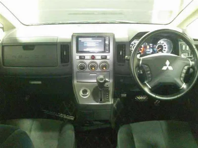 MITSUBISHI DELICA D5