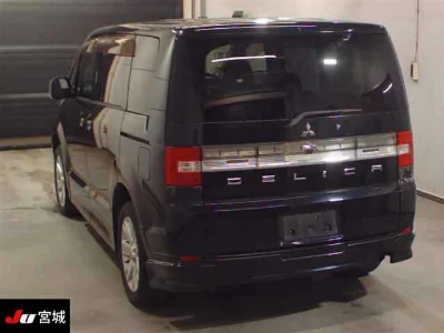 Mitsubishi DELICA D5