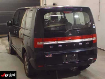 MITSUBISHI DELICA D5