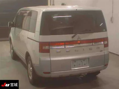 Mitsubishi DELICA D5