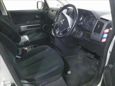 MITSUBISHI DELICA D5