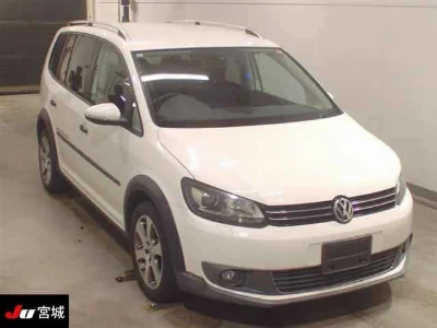 VOLKSWAGEN GOLF TOURAN