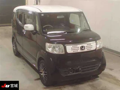 HONDA N BOX SLASH