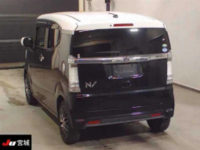 HONDA N BOX SLASH