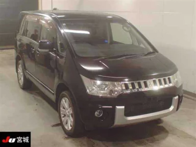 MITSUBISHI DELICA D5