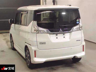 MITSUBISHI DELICA D2
