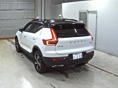 VOLVO XC40