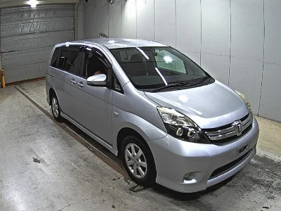 TOYOTA ISIS