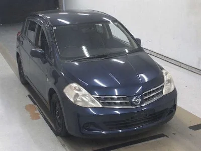 NISSAN TIIDA