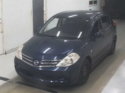 NISSAN TIIDA