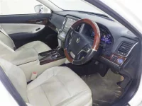 Цена авто Toyota Crown с аукционов Японии, номер кузова AWS210, пробег 88 000, оценка 6