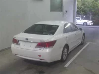 Цена авто Toyota Crown с аукционов Японии, номер кузова AWS210, пробег 88 000, оценка 6