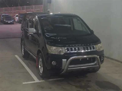MITSUBISHI DELICA D5
