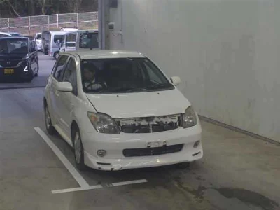 TOYOTA IST