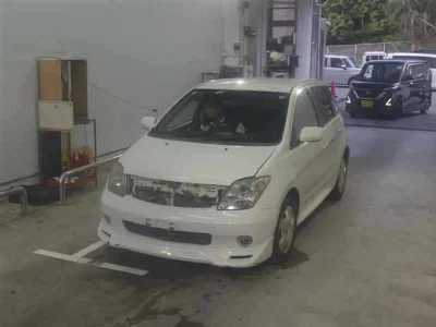 TOYOTA IST
