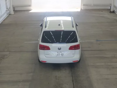 VOLKSWAGEN GOLF TOURAN
