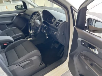 VOLKSWAGEN GOLF TOURAN
