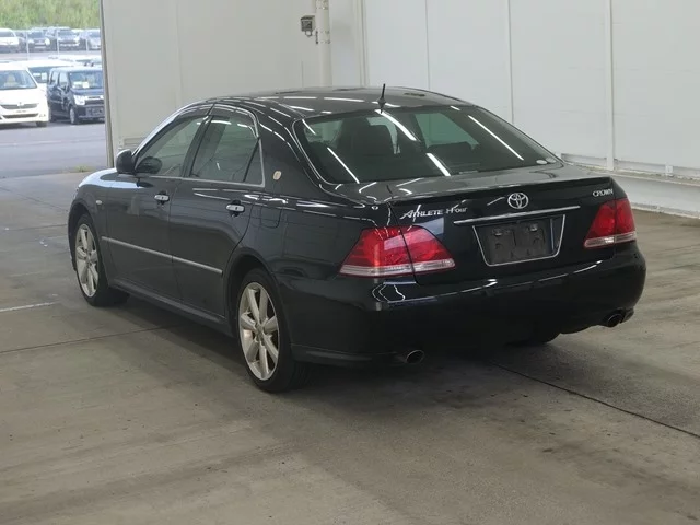 Toyota Crown  с аукциона в Японии
