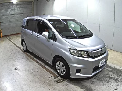 HONDA FREED SPIKE