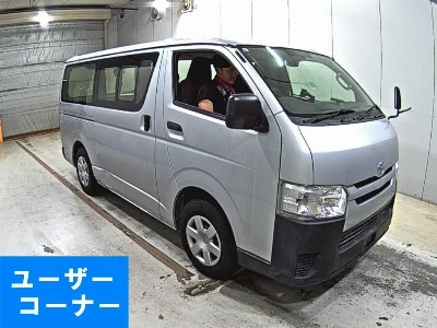 TOYOTA HIACE VAN