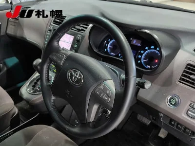 TOYOTA MARK X ZIO