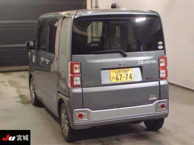 DAIHATSU WAKE