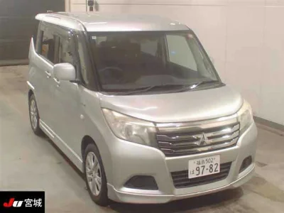 MITSUBISHI DELICA D2